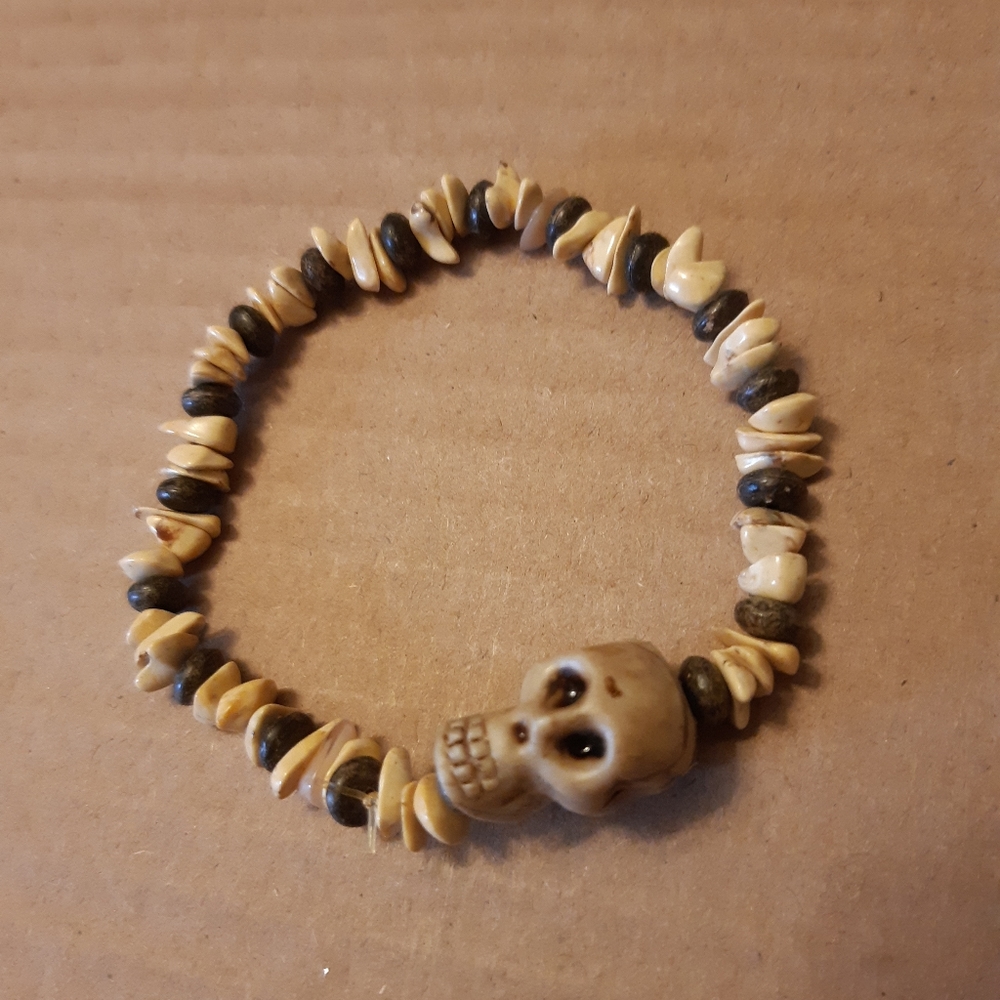 Elastic skull bracelet